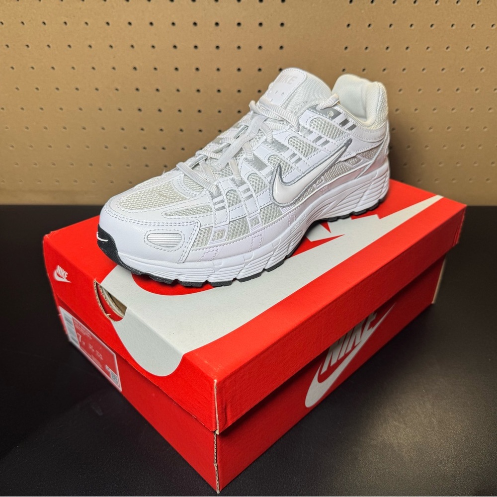 Nike P-6000 Kids 7/ Women’s 8.5